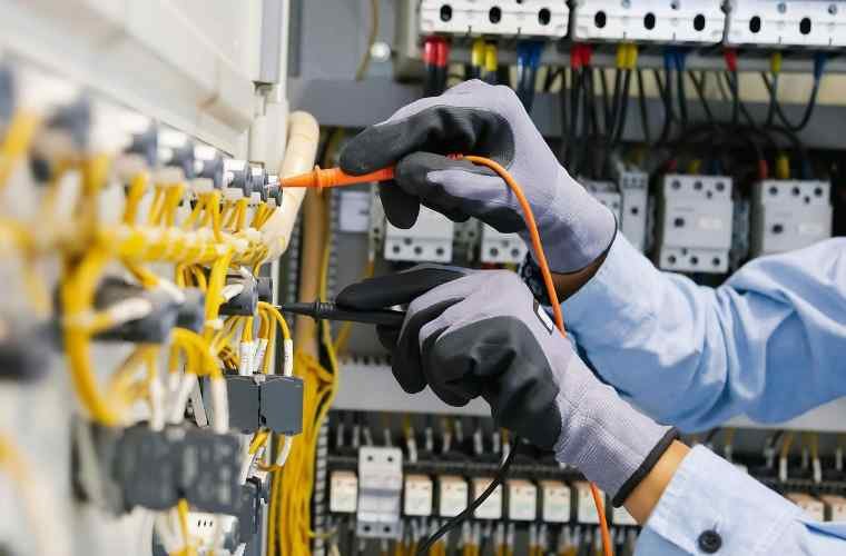 ELECTRICIAN - MAN POWER SUPPLY - DAR AL QAMAR