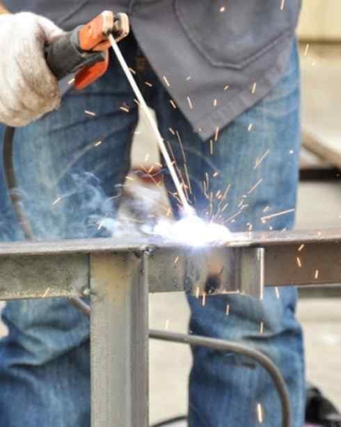 WELDER SMAW JOB IN UAE - MANPOWER SUPPLY - DAR AL QAMAR