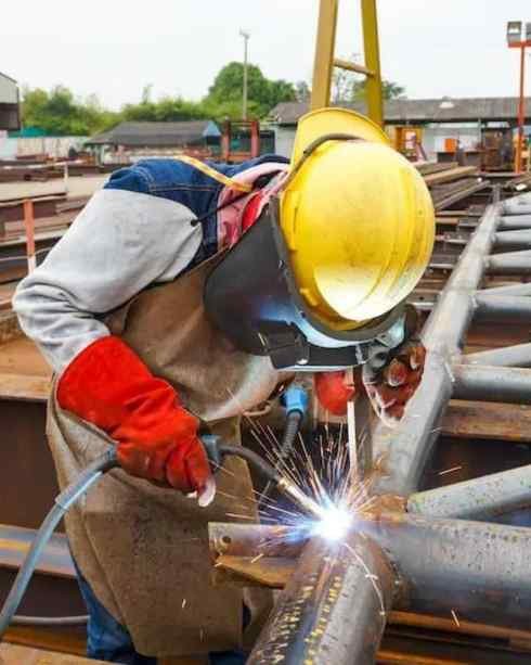 WELDERS FCAW JOB IN UAE - MANPOWER SUPPLY - DAR AL QAMAR